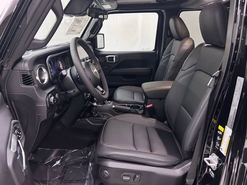 New 2026 Jeep Gladiator Sport image 12