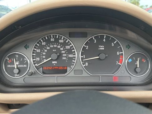 Used 2000 BMW Z3 2.5i RWD image 19