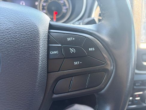 Used 2019 Jeep Cherokee Trailhawk w/ Comfort/Convenience Group AWD/4WD image 26