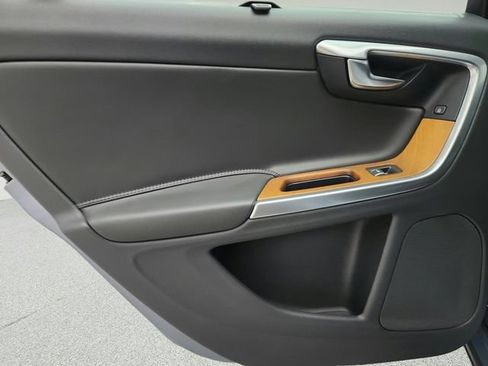 Used 2017 Volvo S60 T5 Inscription Platinum FWD image 28