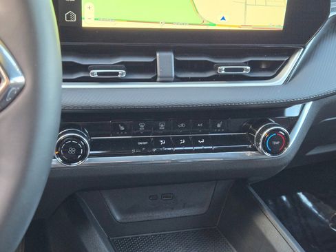 Used 2025 Chevrolet Equinox LT image 25