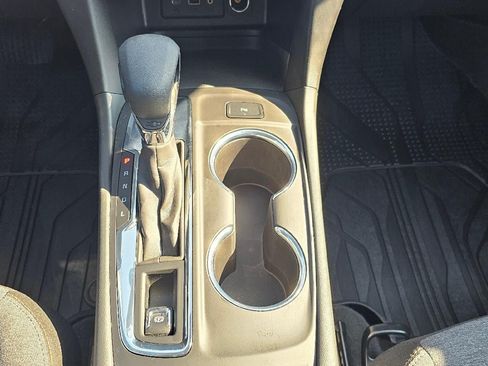 Used 2023 Chevrolet Equinox LT FWD image 14