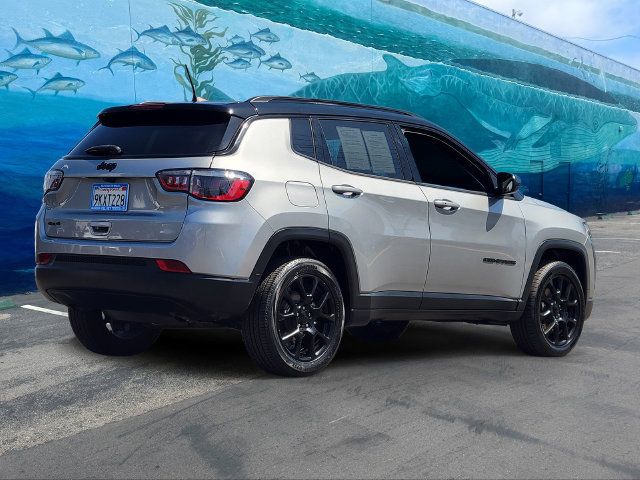 Used 2023 Jeep Compass Latitude AWD/4WD image 4