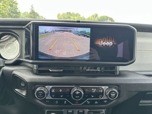 Used 2025 Jeep Wrangler Sport AWD/4WD image 24