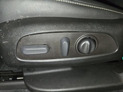 Used 2022 Chevrolet Traverse LT AWD/4WD image 12