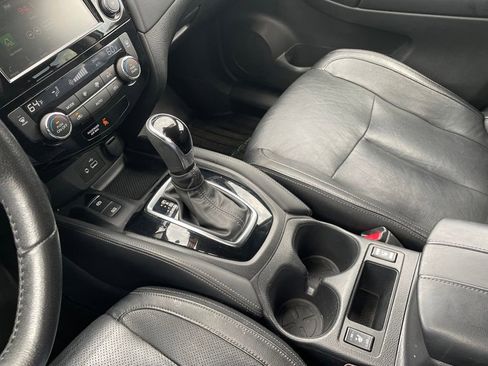 Used 2019 Nissan Rogue SL FWD image 20