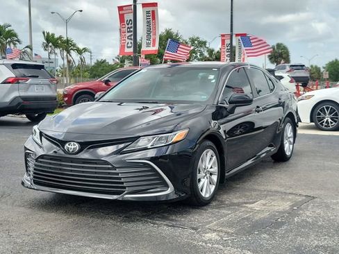 Used 2023 Toyota Camry LE FWD image 5