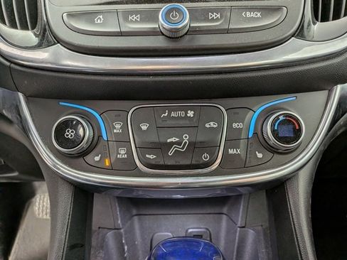 Used 2018 Chevrolet Volt Premier w/ Driver Confidence Package image 15