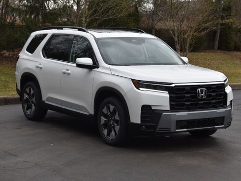 New 2026 Honda Pilot Touring image 1