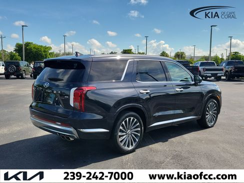 Used 2024 Hyundai Palisade Calligraphy AWD/4WD image 6