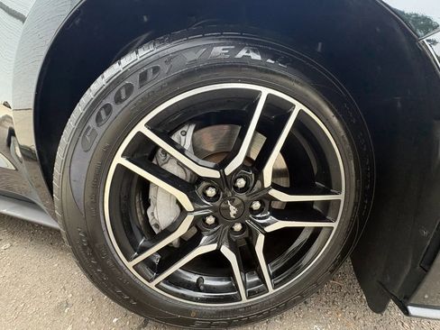 Used 2018 Ford Mustang GT RWD image 41