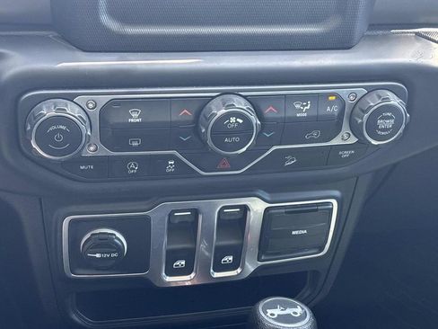 Used 2018 Jeep Wrangler Sport image 17