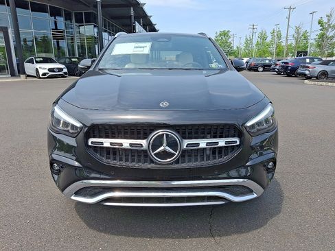 New 2025 Mercedes-Benz GLA 250 4MATIC image 2