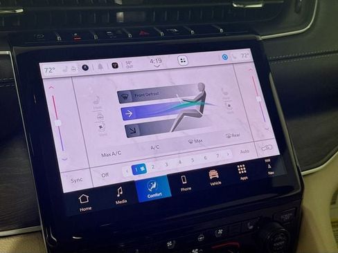 New 2025 Jeep Grand Cherokee Limited w/ Luxury Tech Group II image 19