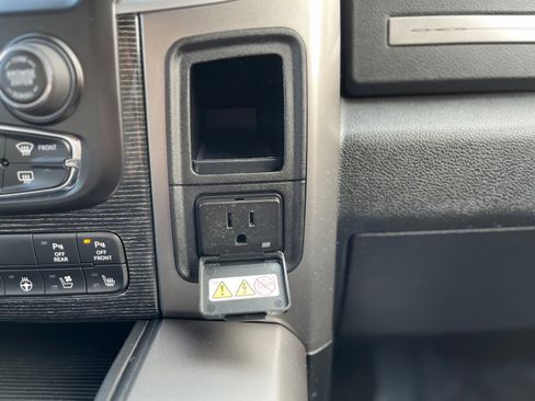 Used 2014 RAM 1500 Limited image 39