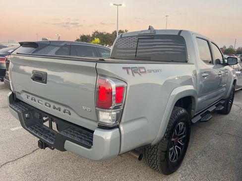 Used 2021 Toyota Tacoma TRD Sport image 4