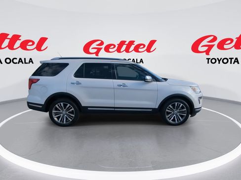 Used 2019 Ford Explorer Platinum image 9
