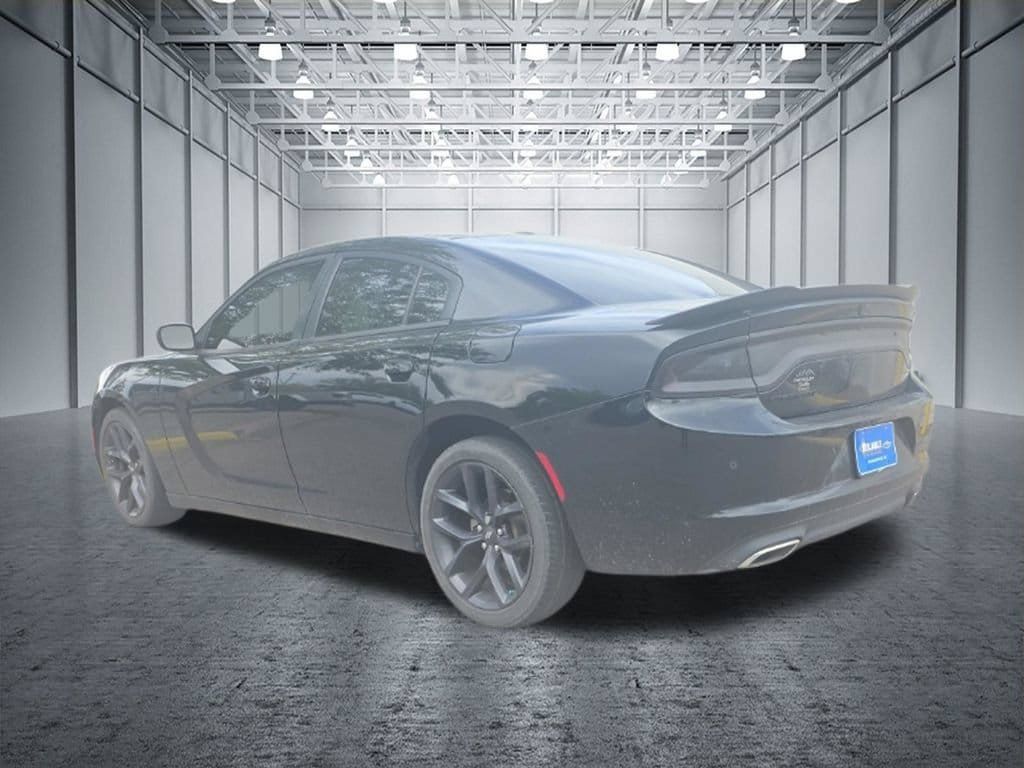 Used 2022 Dodge Charger SXT w/ Blacktop Package RWD image 5