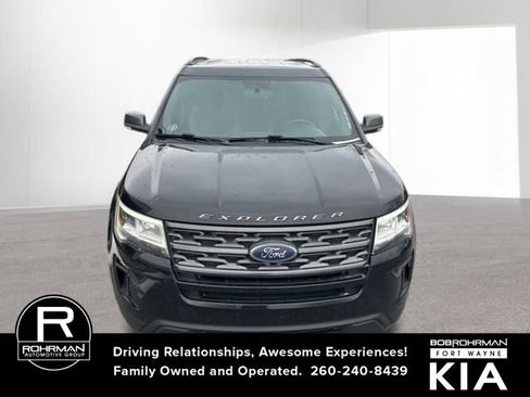 Used 2018 Ford Explorer XLT w/ Equipment Group 202A image 7
