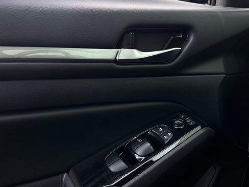 Used 2025 Nissan Altima 2.5 SR image 21