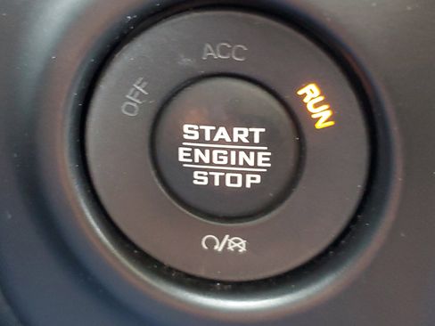 Used 2022 Jeep Gladiator Overland image 21