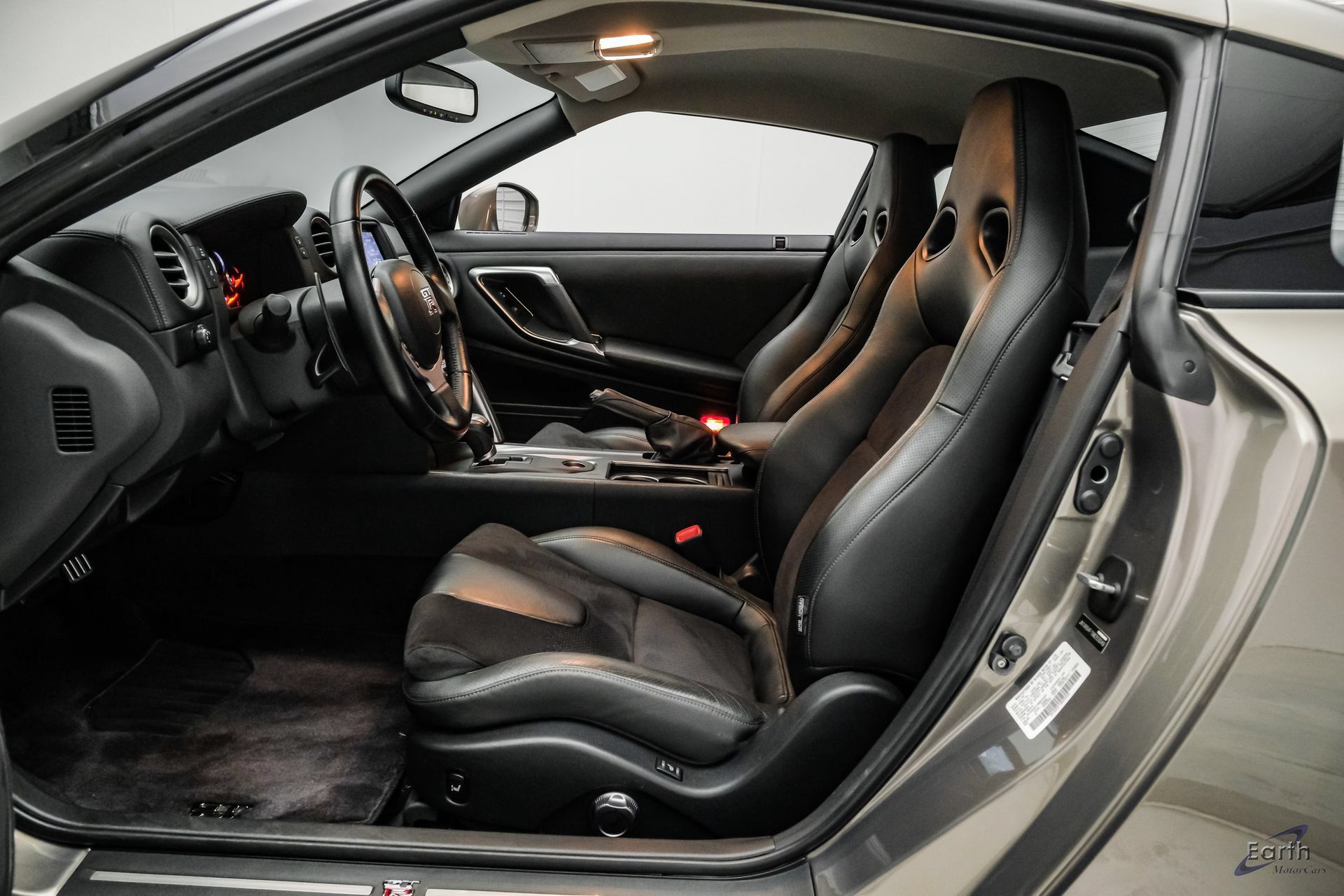 Used 2009 Nissan GT-R Premium AWD/4WD image 48