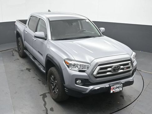 Used 2021 Toyota Tacoma SR5 w/ Trail Edition AWD/4WD image 32