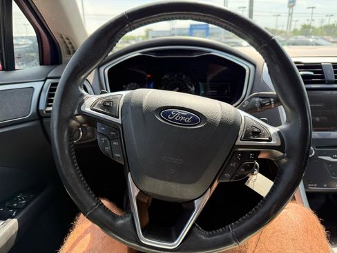 Used 2013 Ford Fusion SE FWD image 10