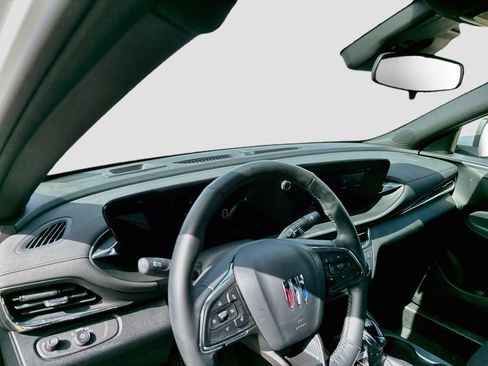 Used 2025 Buick Envista Sport Touring w/ Convenience I Package FWD image 11