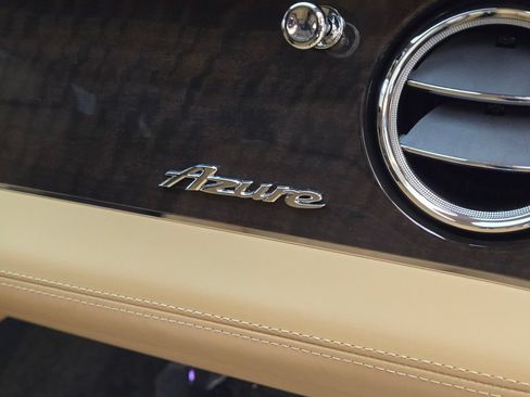 Certified 2023 Bentley Bentayga AWD/4WD image 25