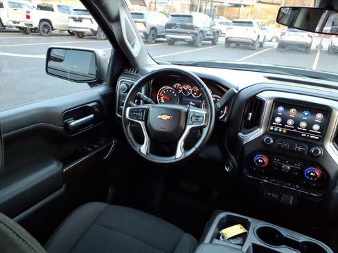 Used 2021 Chevrolet Silverado 1500 LT image 12