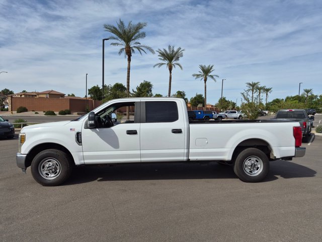 Used 2019 Ford F250 XL w/ Power Equipment Group RWD image 4