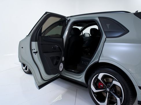 Certified 2025 Bentley Bentayga image 20