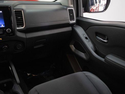 Used 2024 Nissan Frontier SV image 24