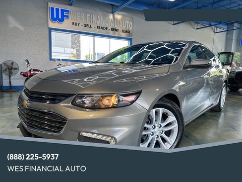 Used 2017 Chevrolet Malibu LT image 1