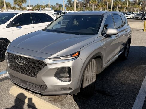 Used 2020 Hyundai Santa Fe SEL image 2