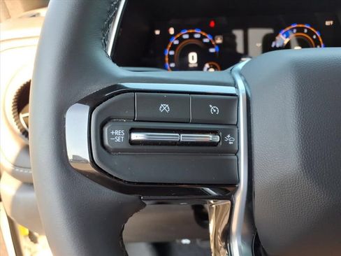 Used 2024 Chevrolet Colorado LT w/ LT Convenience Package RWD image 12