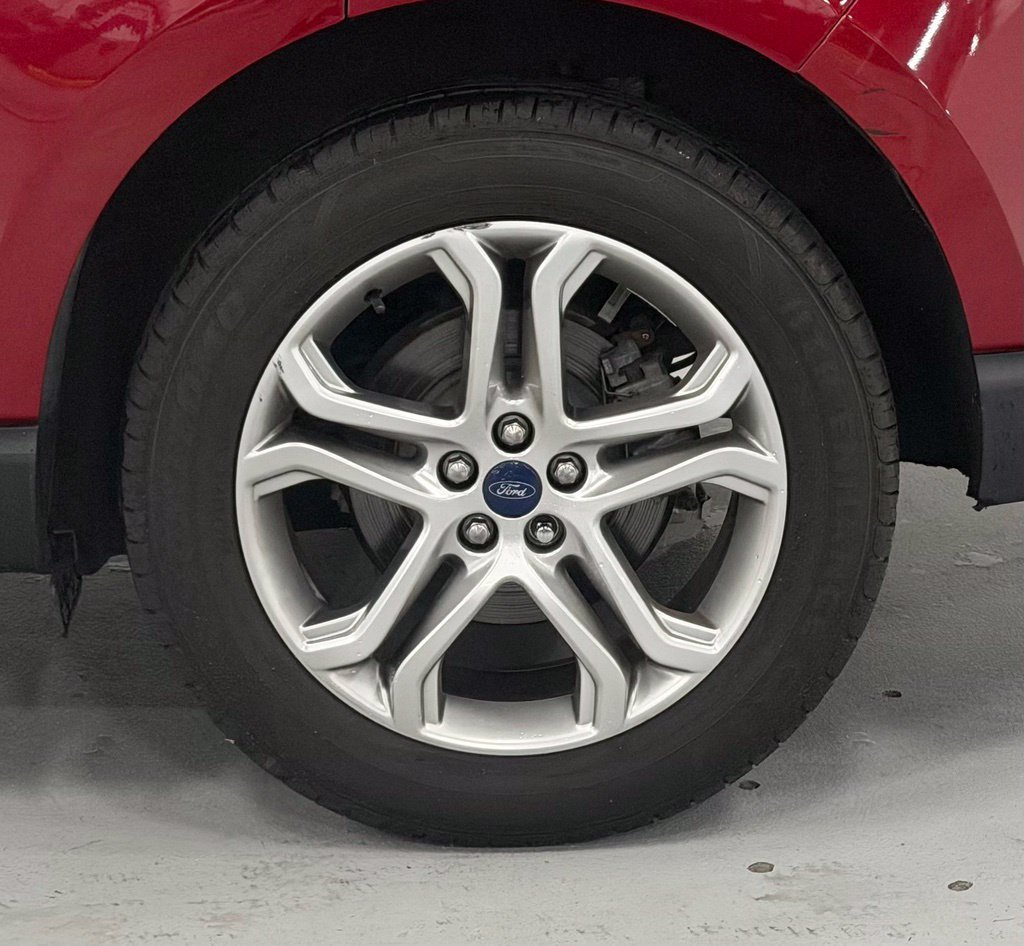 Used 2017 Ford Edge Titanium w/ Equipment Group 302A AWD/4WD image 8