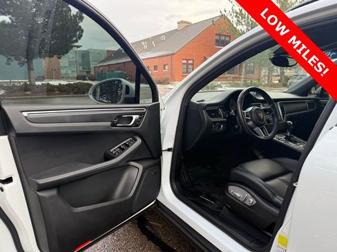 Used 2018 Porsche Macan Base image 9