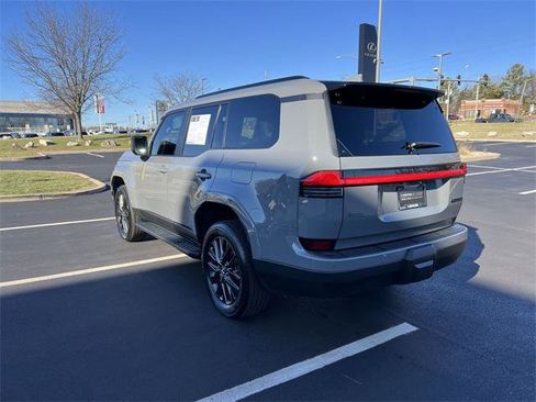Certified 2024 Lexus GX 550 image 5