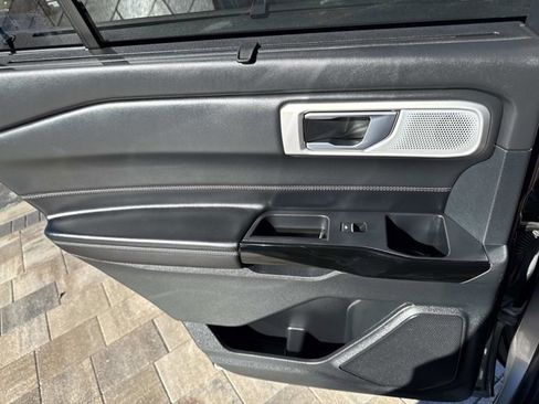 Used 2021 Ford Explorer Platinum w/ Equipment Group 601A image 16