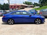 Used 2022 Hyundai Elantra Limited w/ Cargo Package image 4