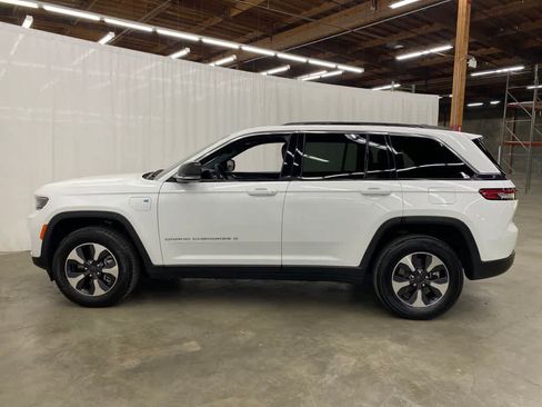 Used 2024 Jeep Grand Cherokee Limited 4xe AWD/4WD image 3