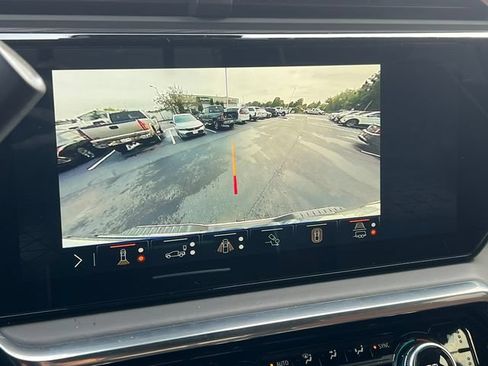 Used 2024 GMC Sierra 3500 Denali Ultimate AWD/4WD image 8