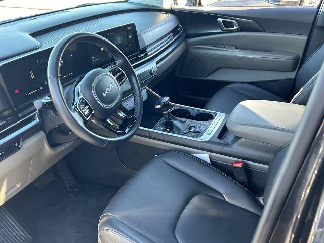 Used 2026 Kia Carnival FWD image 6