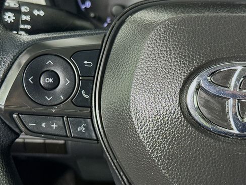 Used 2025 Toyota Corolla LE FWD image 11