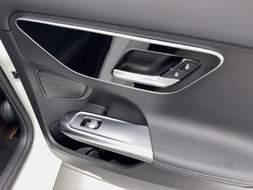 Used 2023 Mercedes-Benz C 300 Sedan image 43