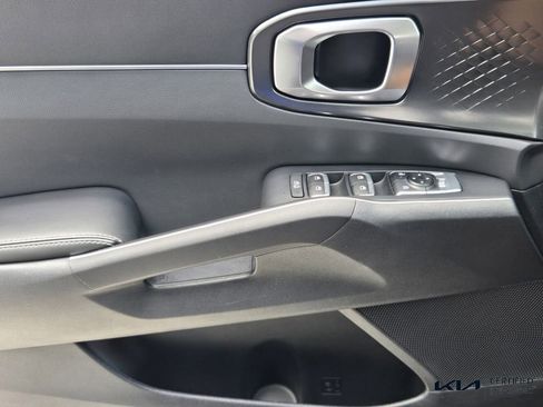 Certified 2026 Kia Sorento LX FWD image 31
