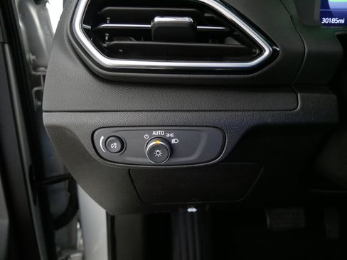 Used 2023 Chevrolet Bolt EUV LT w/ Convenience Package FWD image 26
