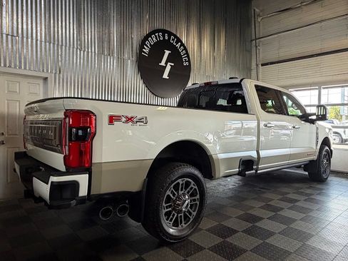 Used 2025 Ford F350 Platinum w/ Platinum Plus Package AWD/4WD image 3